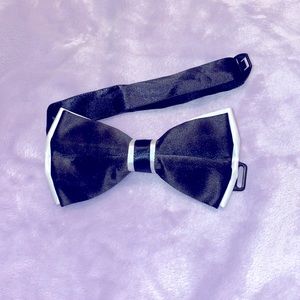 Serious Buyer Only! Halloween Black And White Bow Tie